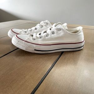 White low top converse women shoes